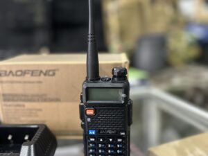 MOTOROLE TOKI VOKI RADIO STANICE BAOFENG UV5R