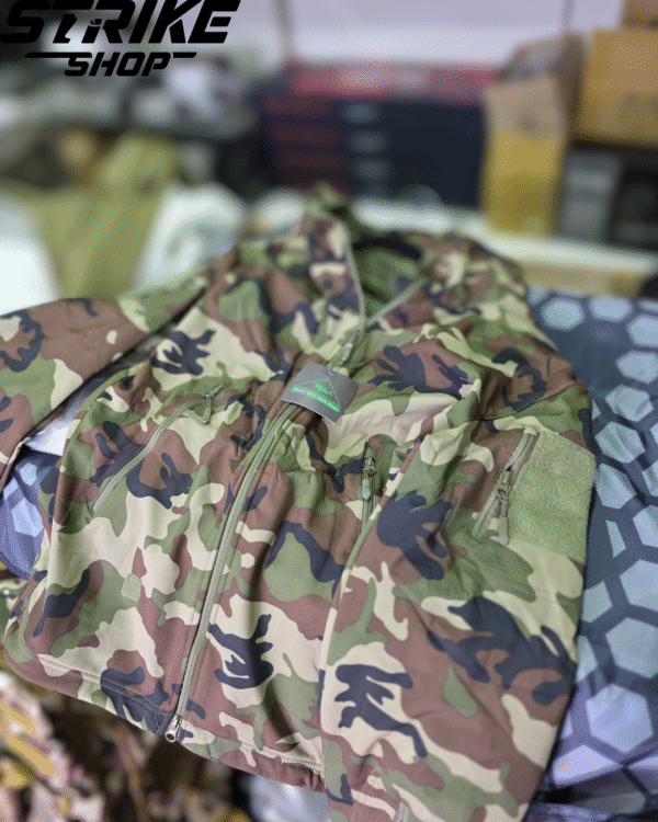 Soft Shell Jakna Woodland - Airsoft ( outdoor ) XL