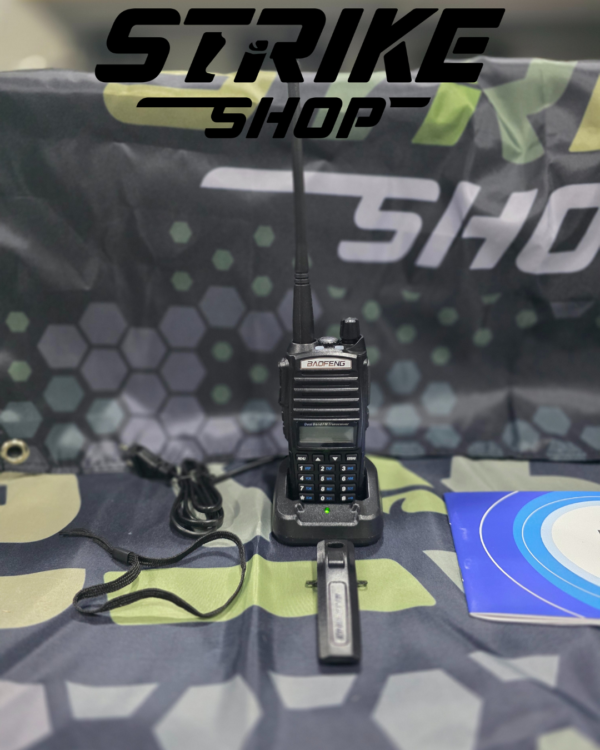 BaoFeng UV-82 + taktički PTT kabal sa 2-pin konektorom