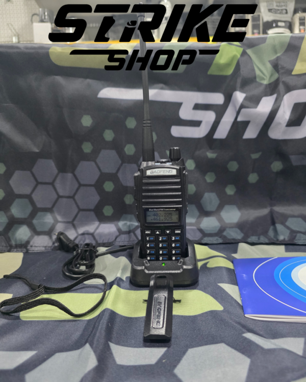 BaoFeng UV-82 + taktički PTT kabal sa 2-pin konektorom